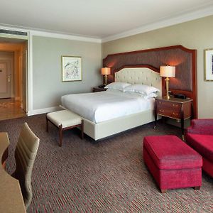 Deluxe King Room Lake View